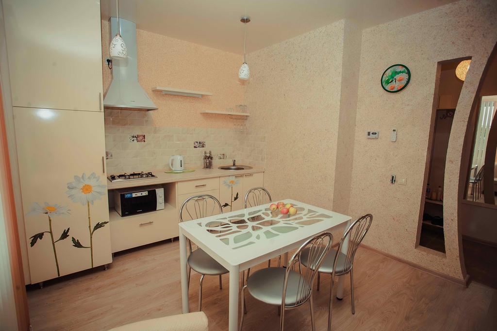 Molex Apartments 2 Chernihiv Bilik gambar